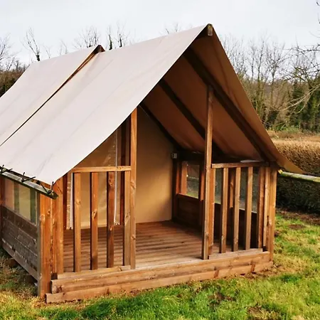 Onlycamp Sous Les Pommiers キャンプ場 Trévières