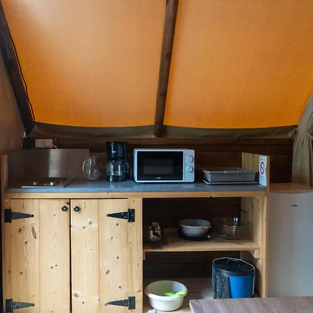 Onlycamp Sous Les Pommiers Campeggio